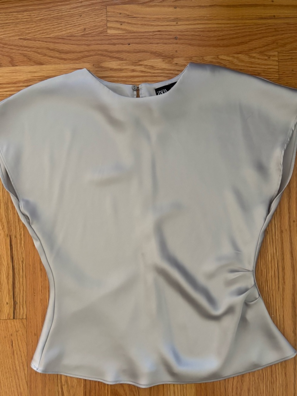 Zara Satin Cap Sleeve Top in Light Gray with gathered side in size Large